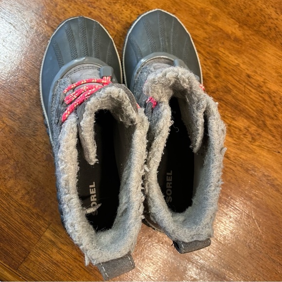 Sorel Out N About short boot bootie gray size 6 - Picture 8 of 10